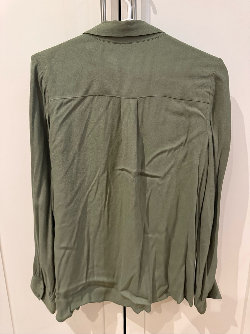 Wilfred Aritzia Olive Green Button-Up Blouse Size M - Picture 4 of 5